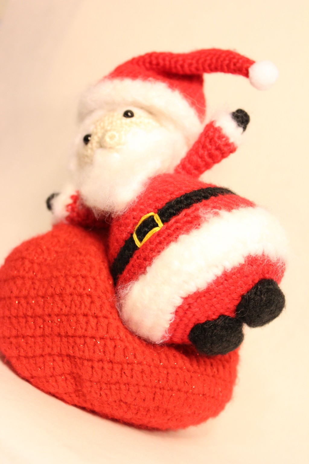 Santa Claus Amigurumi Pattern by Sahrit