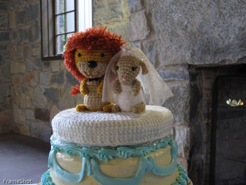 Lion & Lamb Cake Topper by Sahrit