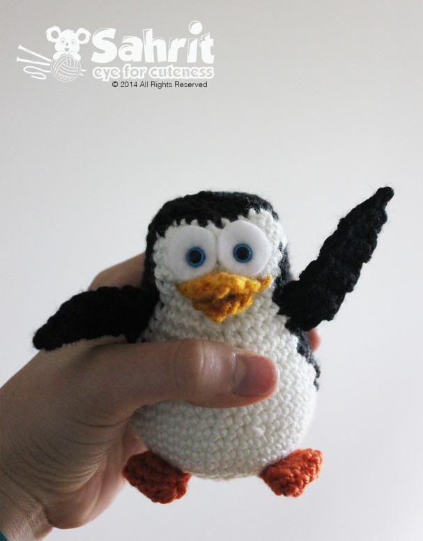 Penguin four saying hello Pattern by Sahrit