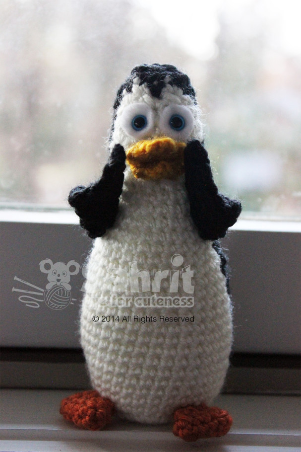 Penguin two calling out Pattern by Sahrit