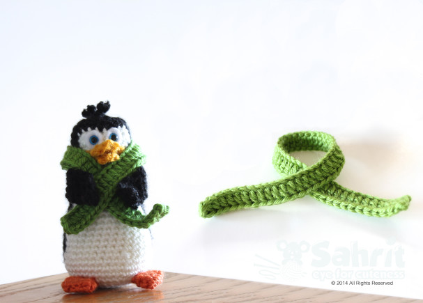 Penguin with scarf Pattern by Sahrit