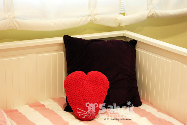 Heart Pillow Pattern by Sahrit