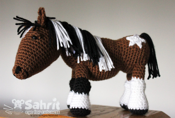 Morla the Horse Pattern by Sahrit