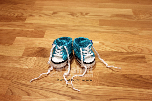 Converse Baby Shoe Pattern by Sahrit