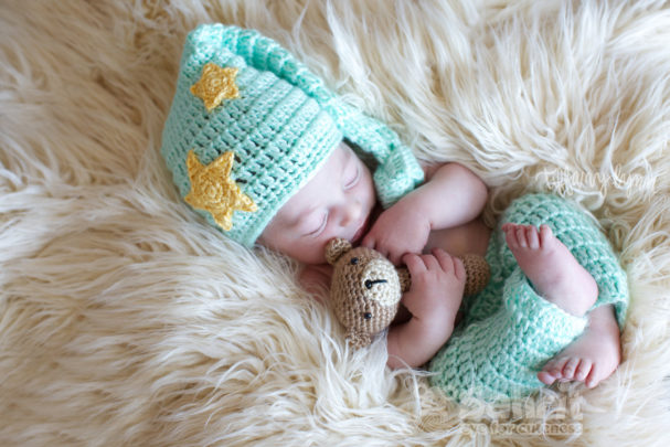 Sleepy Baby Pattern by Sahrit